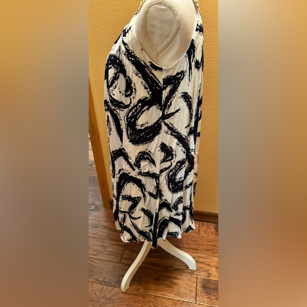 Nina Leonard women’s medium lined dress. Black/ white - Picture 5 of 11
